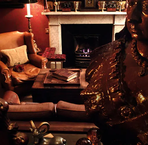 Hotel The Witchery 5*