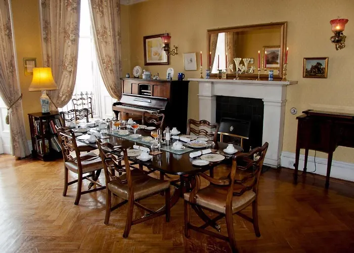 לינה וארוחת בוקר A Georgian