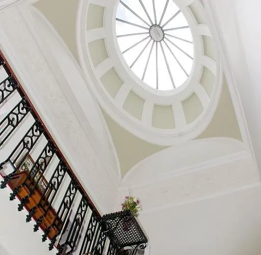 A Georgian Couette-café