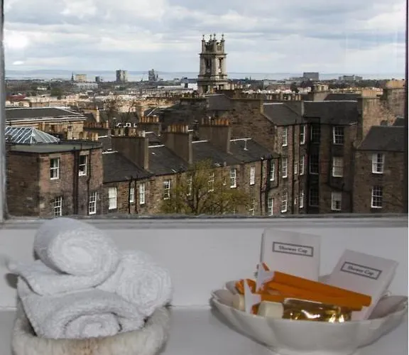 לינה וארוחת בוקר A Georgian 4*