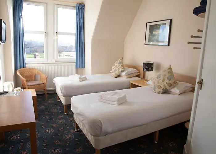 Garfield Oda ve Kahvaltı 4*