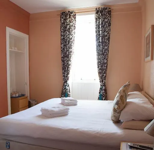 Garfield Oda ve Kahvaltı