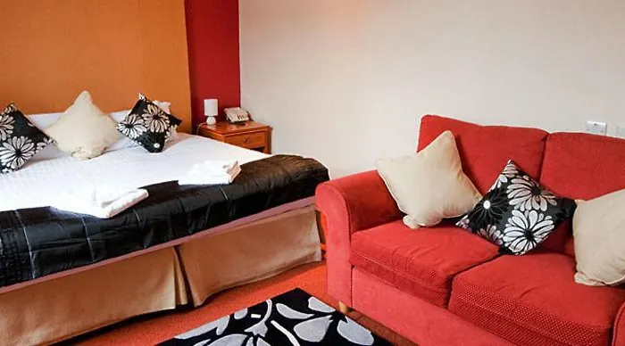 28 York Place 3*
