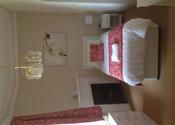 Ailsa Guest house 3*