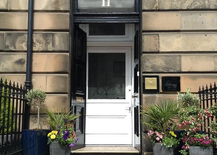 Ailsa Guest house 3*