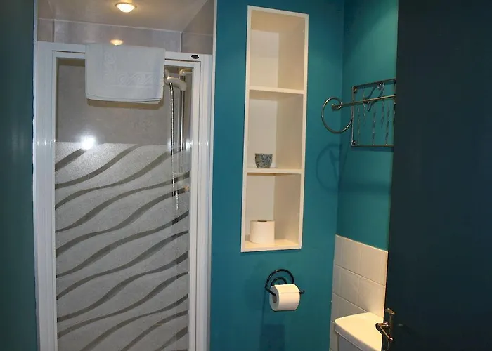 Dene Guest House, New Town Konukevi