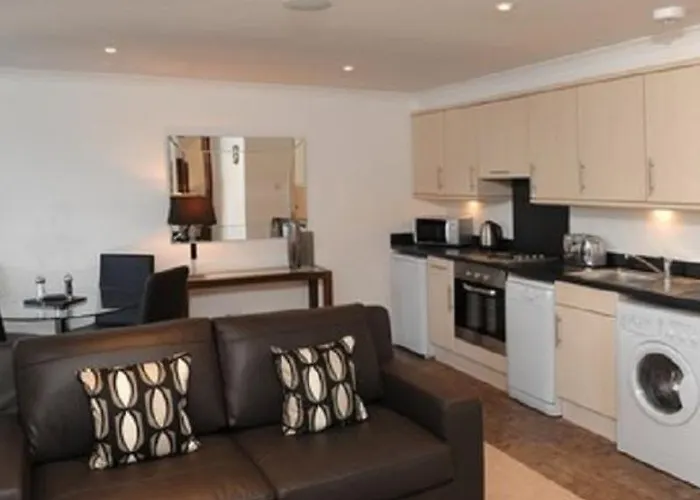Fountain Court - Grove 4*