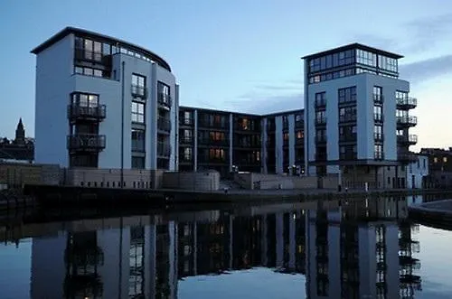 Fountain Court - Eq2 4*