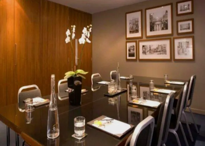 Отель Apex Grassmarket