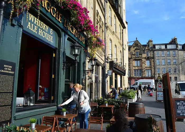 Royal Mile Elegance - Space & Luxury 에든버러