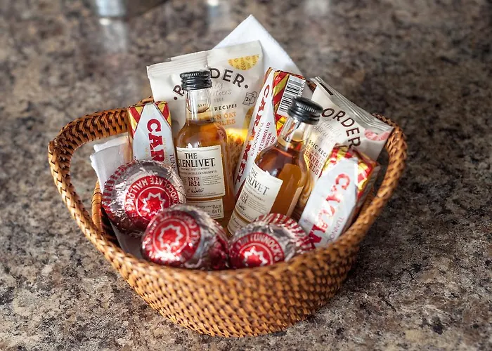 Apartment Gilmour's Entry