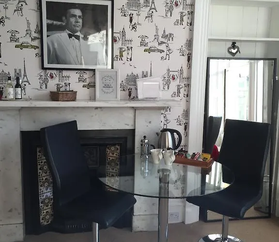 Wilton Road Bed & Breakfast *