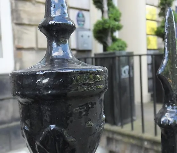 Queens Guest house 4*