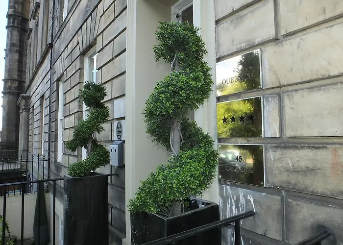 Guest house Queens 4*