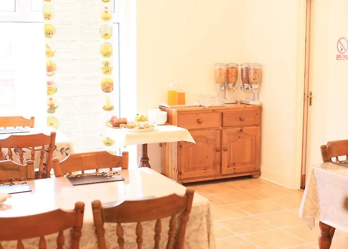 Twin Lions 2* Edinburgh