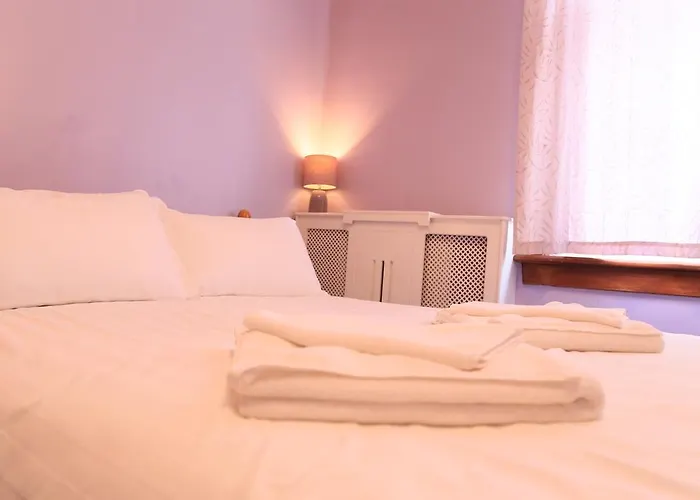 Twin Lions 2* Edinburgh