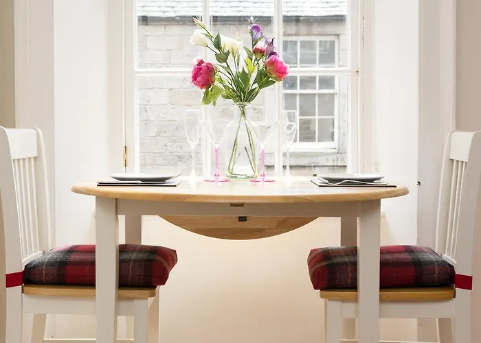 Luxury New Town 1 Bed דירה אדינבורו