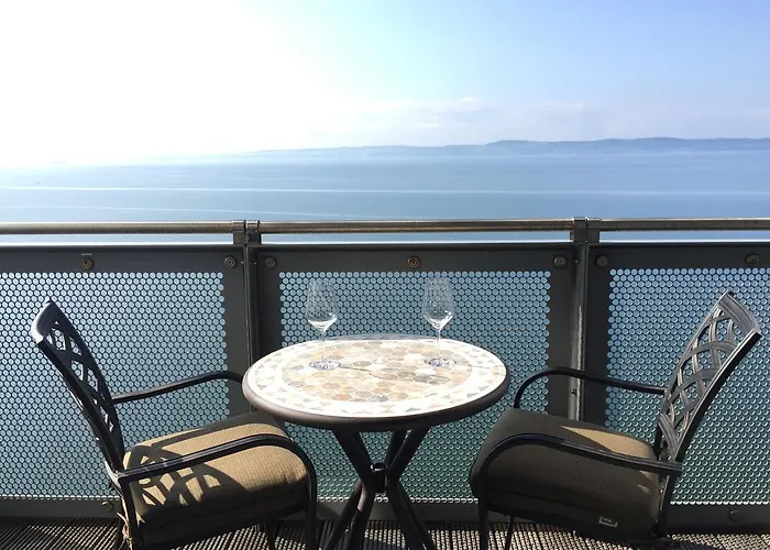 Western Harbour Apartment *