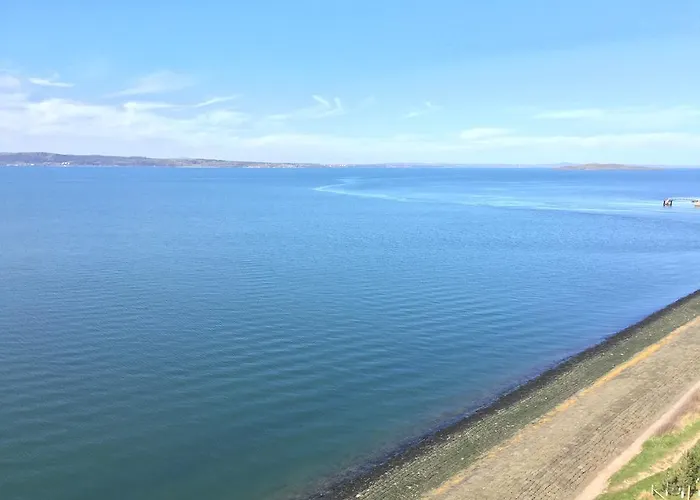 Western Harbour Apartment *