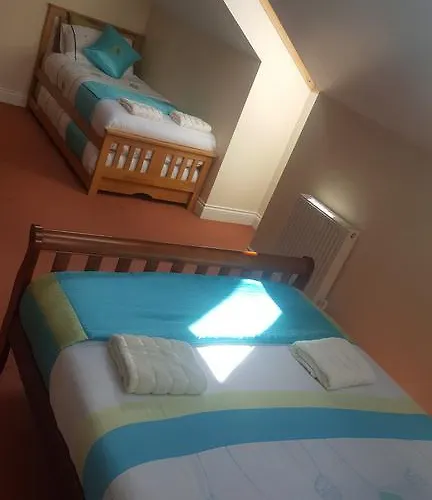 Penthouse Sleeps 11 *