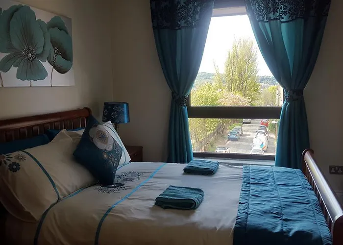 Penthouse Sleeps 11 Edinburgh