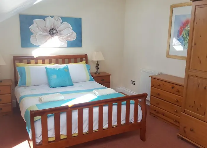 Penthouse Sleeps 11 דירה *