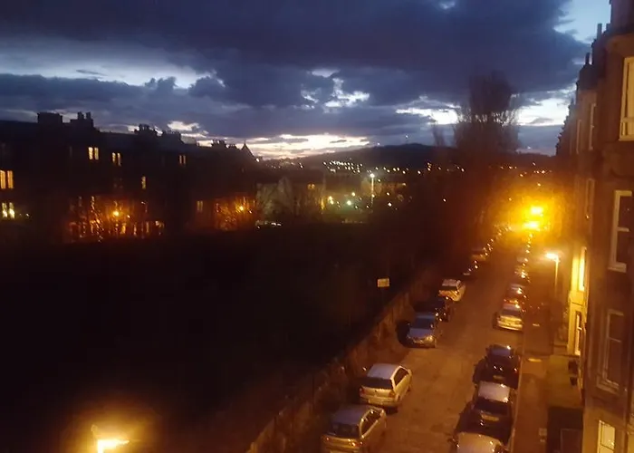 Penthouse Sleeps 11 דירה *