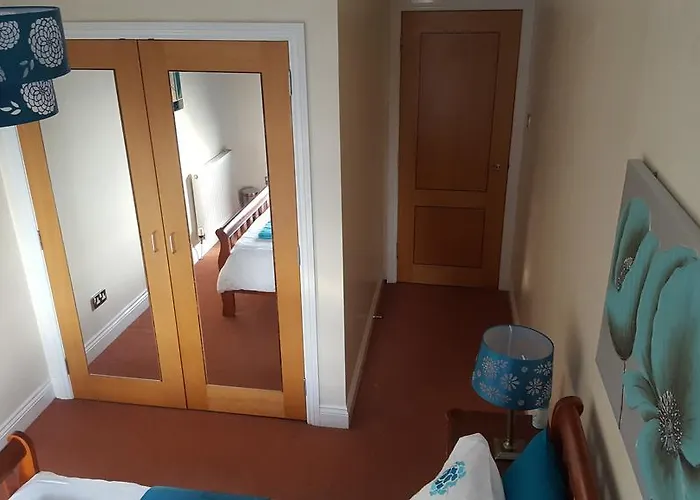 Penthouse Sleeps 11 Edinburgh