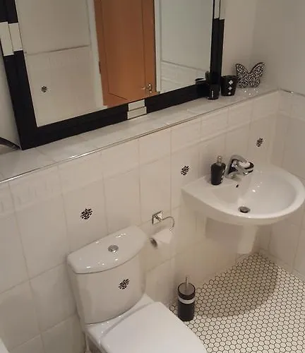 Penthouse Sleeps 11 Edinburgh