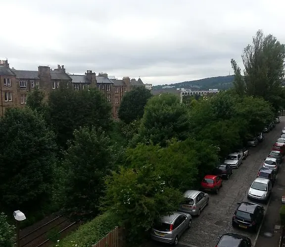 דירה Penthouse Sleeps 11 אדינבורו