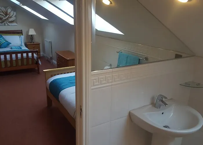 Penthouse Sleeps 11 * Edinburgh