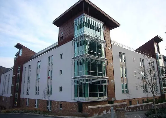 Hotell First Holland House 2*