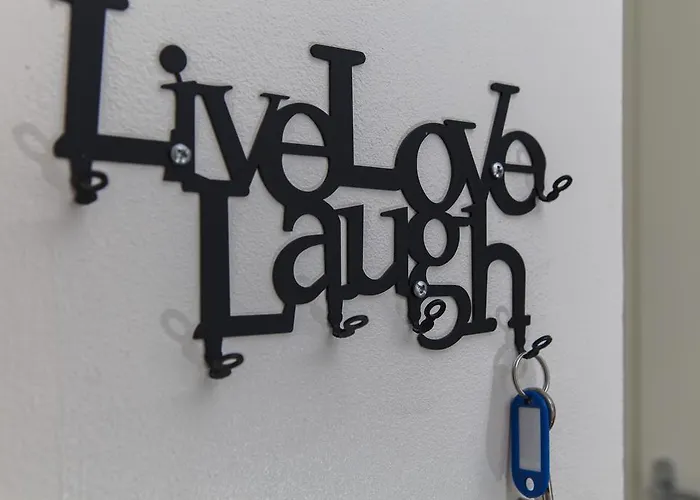 Apartment Amazing Apartments - Annandale St Near The Playhouse - Free Parking *