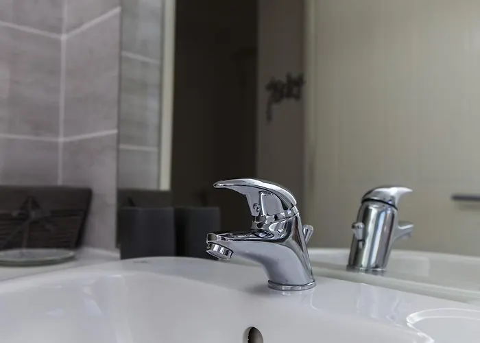 Apartment Amazing Apartments - Annandale St Near The Playhouse - Free Parking *