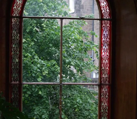 Swan Lake 3* Edinburgh