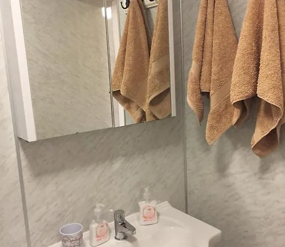 Centre Escape With Private Garden شقة *