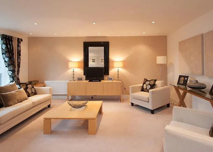 דירה The Corstorphine No. 1