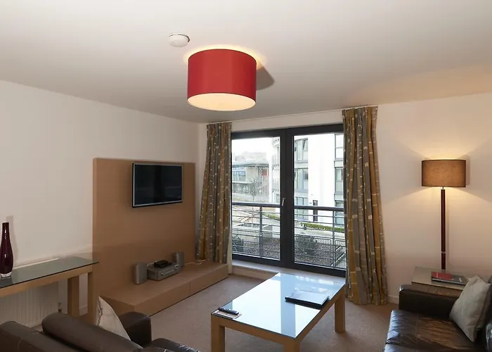 Fountain Court - Eq2 4*