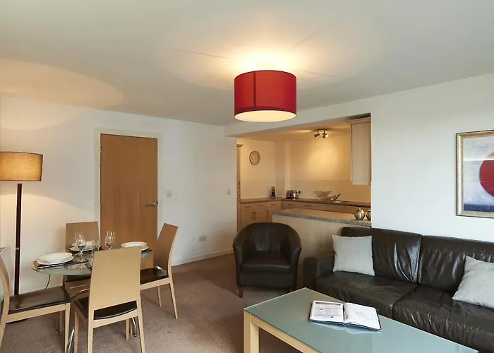 Fountain Court - Eq2 Lejlighedshotel 4*