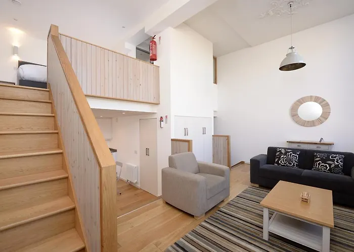 Destiny Scotland - Broughton St Lofts Apartment Edinburgh