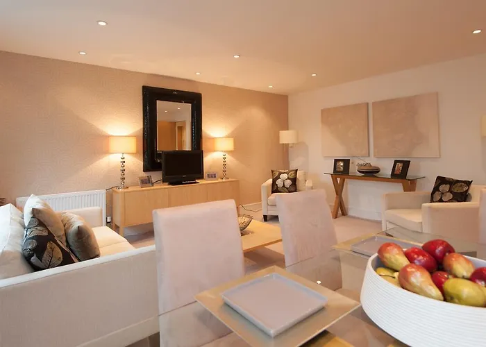 דירה The Corstorphine No. 1 *