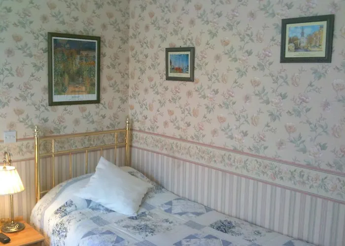 Almond House לינה וארוחת בוקר