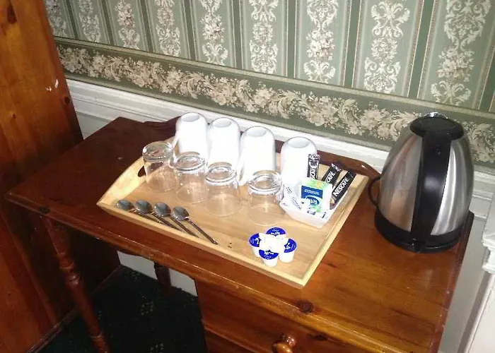 Adelphi Guest house 3*