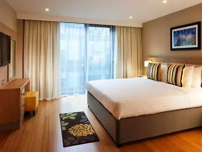 By Marriott 4* Эдинбург