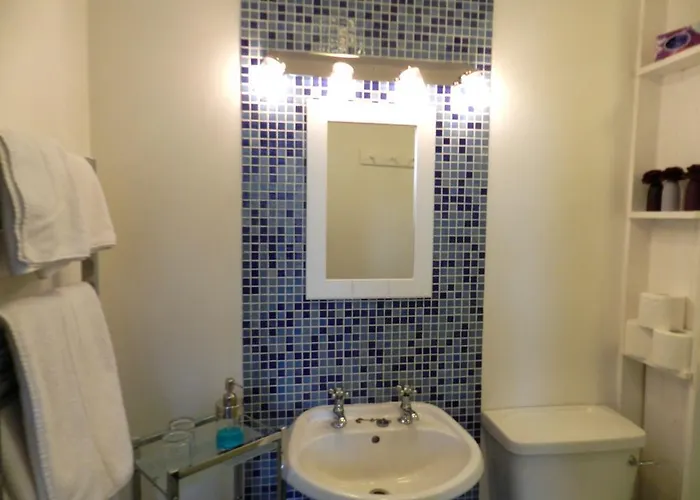 Balmoral Πανσιόν 3*