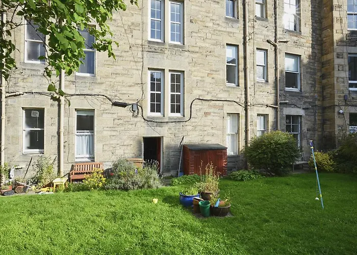 Comely Bank Apartment *