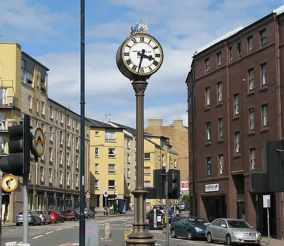 3 Bedroom Centre In Lauriston Place *