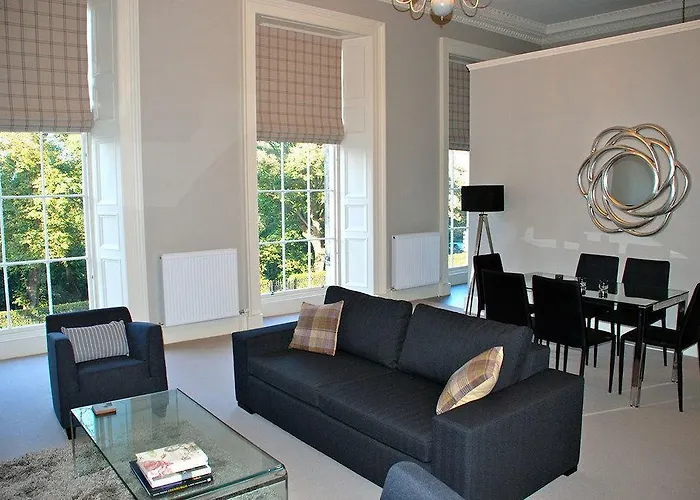 Destiny Scotland - Q-residence * Edinburgh