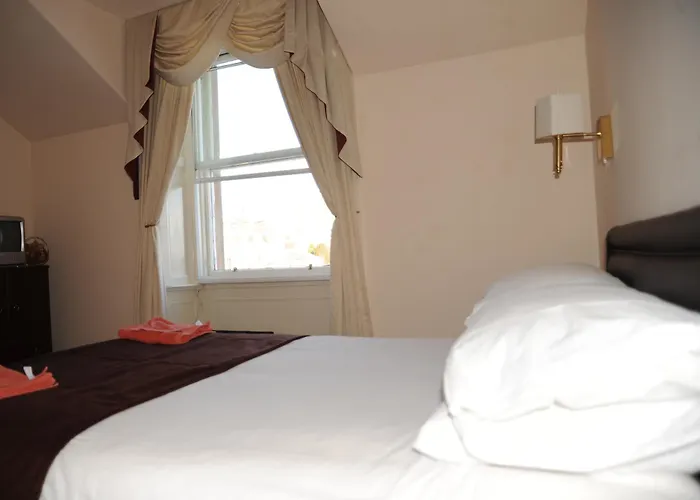 City Guest House 3*