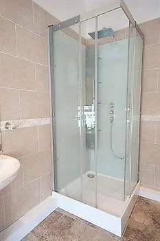 בית הארחה Castle Street אדינבורו